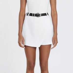 Dissh Aster Skort White - NWT - size 6 US / 10 AUS